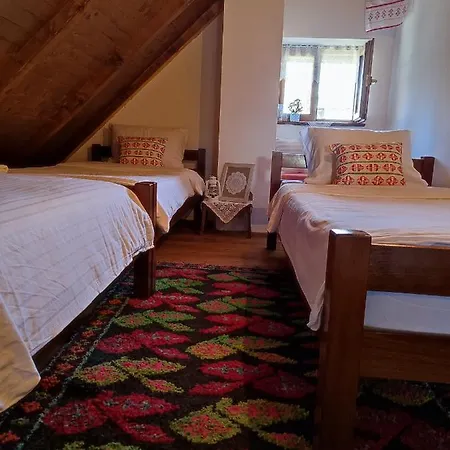 Homestay Bobica - *