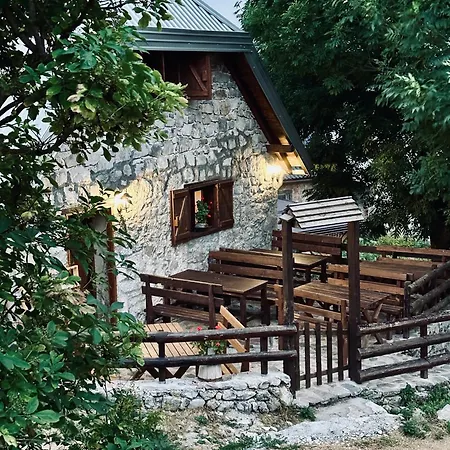 Bobica - *